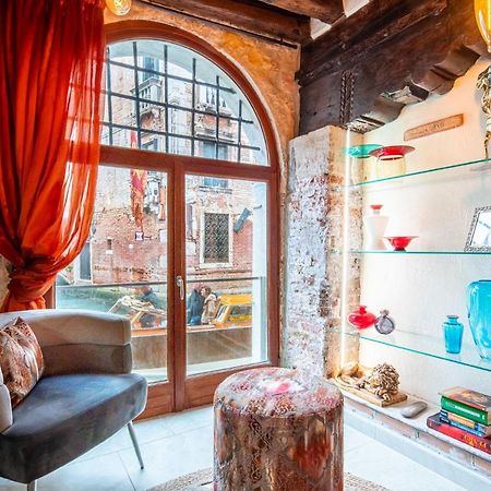 Casa Manina Sul Ponte - Your Private Canal View ヴェネツィア エクステリア 写真