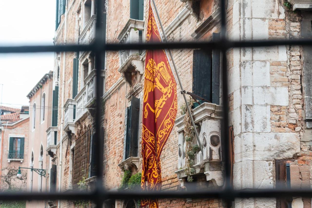 Casa Manina Sul Ponte - Your Private Canal View ヴェネツィア エクステリア 写真