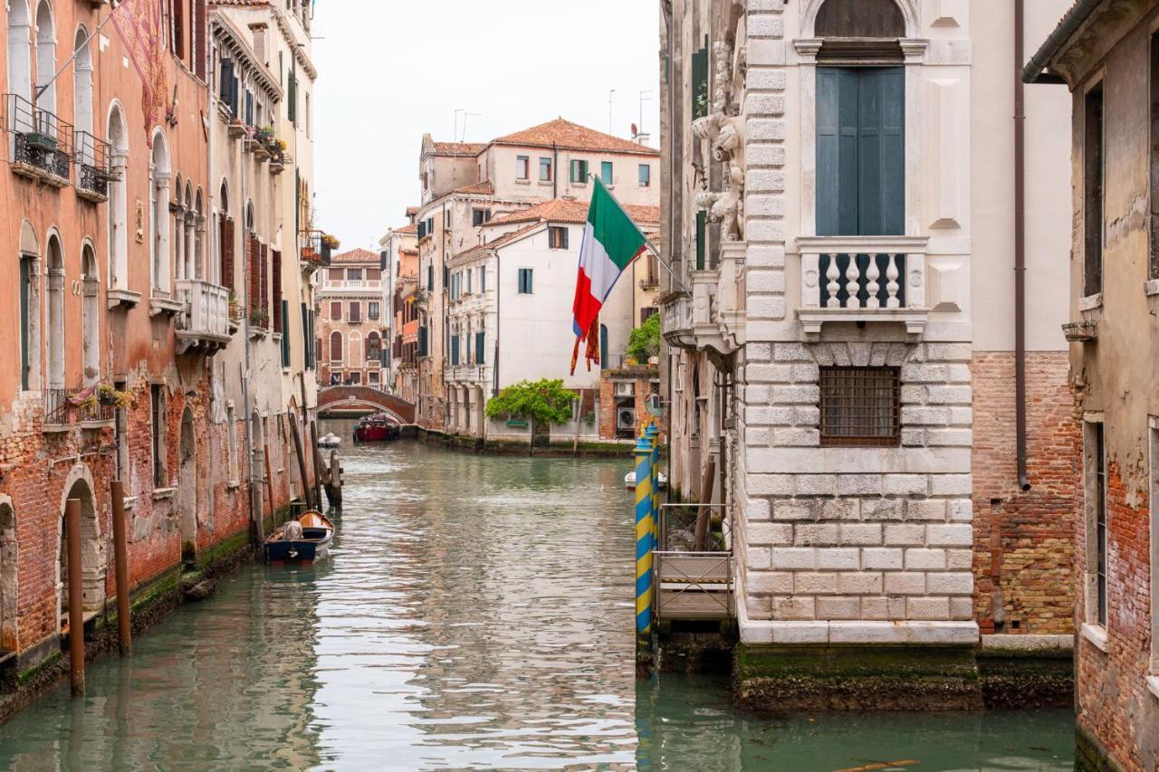 Casa Manina Sul Ponte - Your Private Canal View ヴェネツィア エクステリア 写真