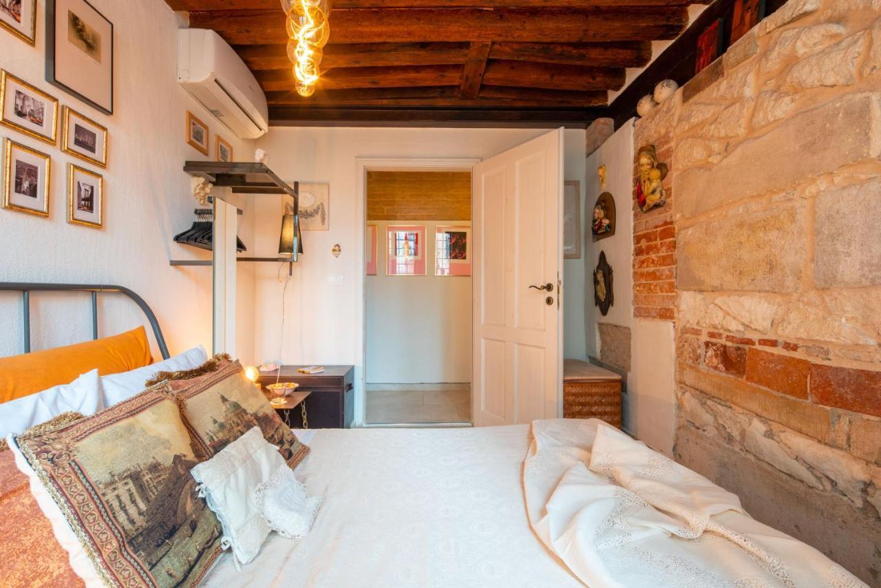 Casa Manina Sul Ponte - Your Private Canal View ヴェネツィア エクステリア 写真
