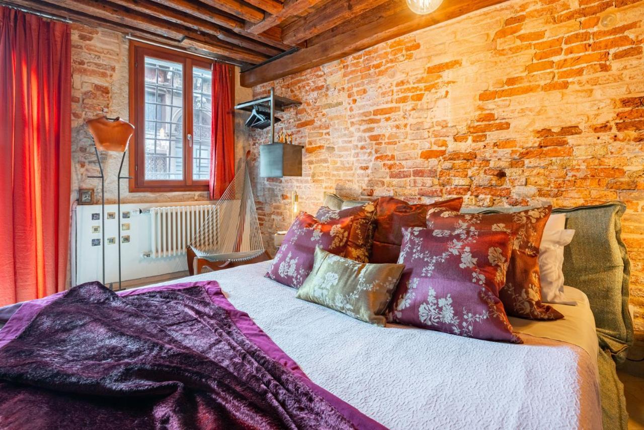 Casa Manina Sul Ponte - Your Private Canal View ヴェネツィア エクステリア 写真