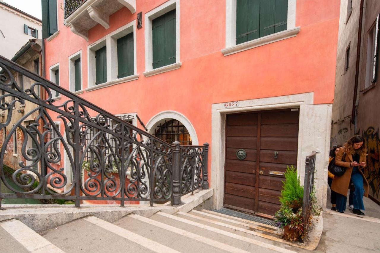 Casa Manina Sul Ponte - Your Private Canal View ヴェネツィア エクステリア 写真