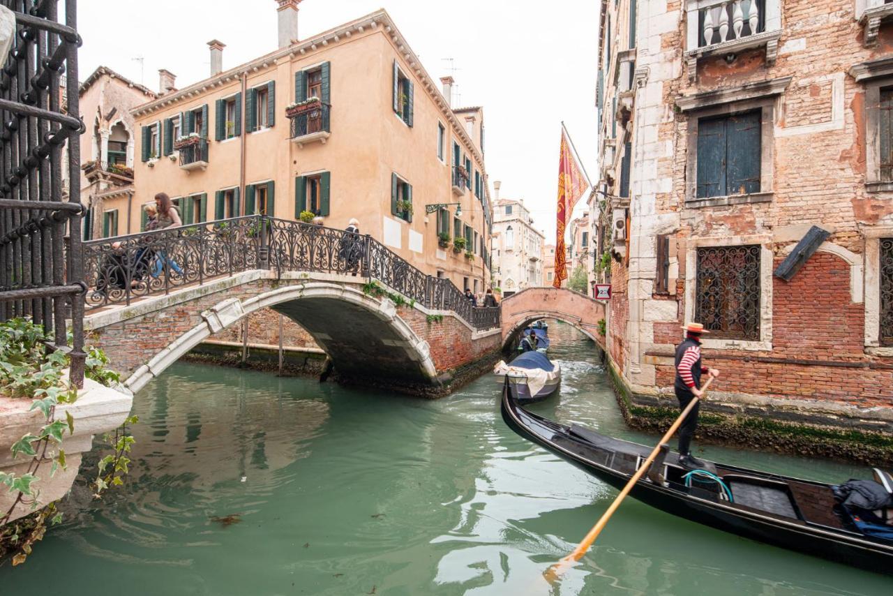 Casa Manina Sul Ponte - Your Private Canal View ヴェネツィア エクステリア 写真