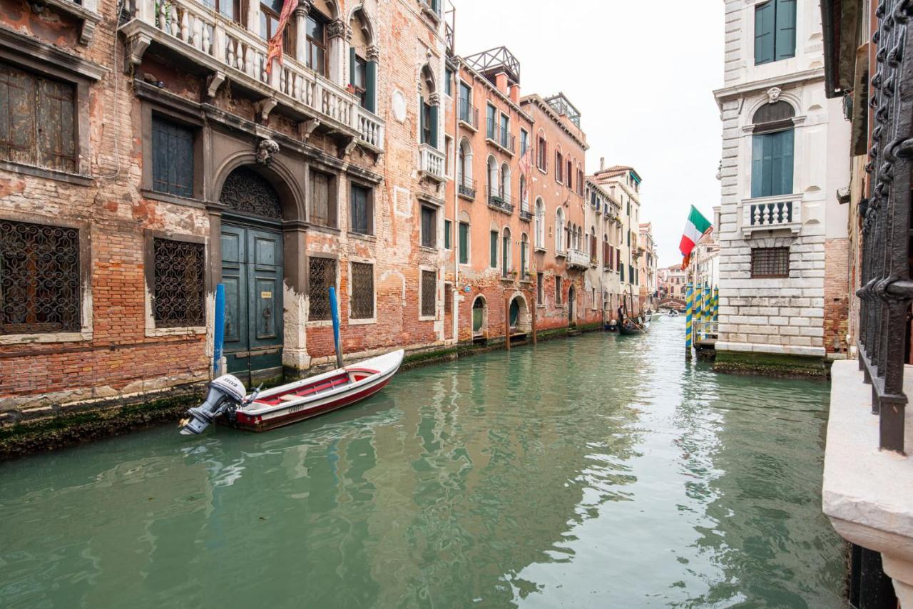 Casa Manina Sul Ponte - Your Private Canal View ヴェネツィア エクステリア 写真